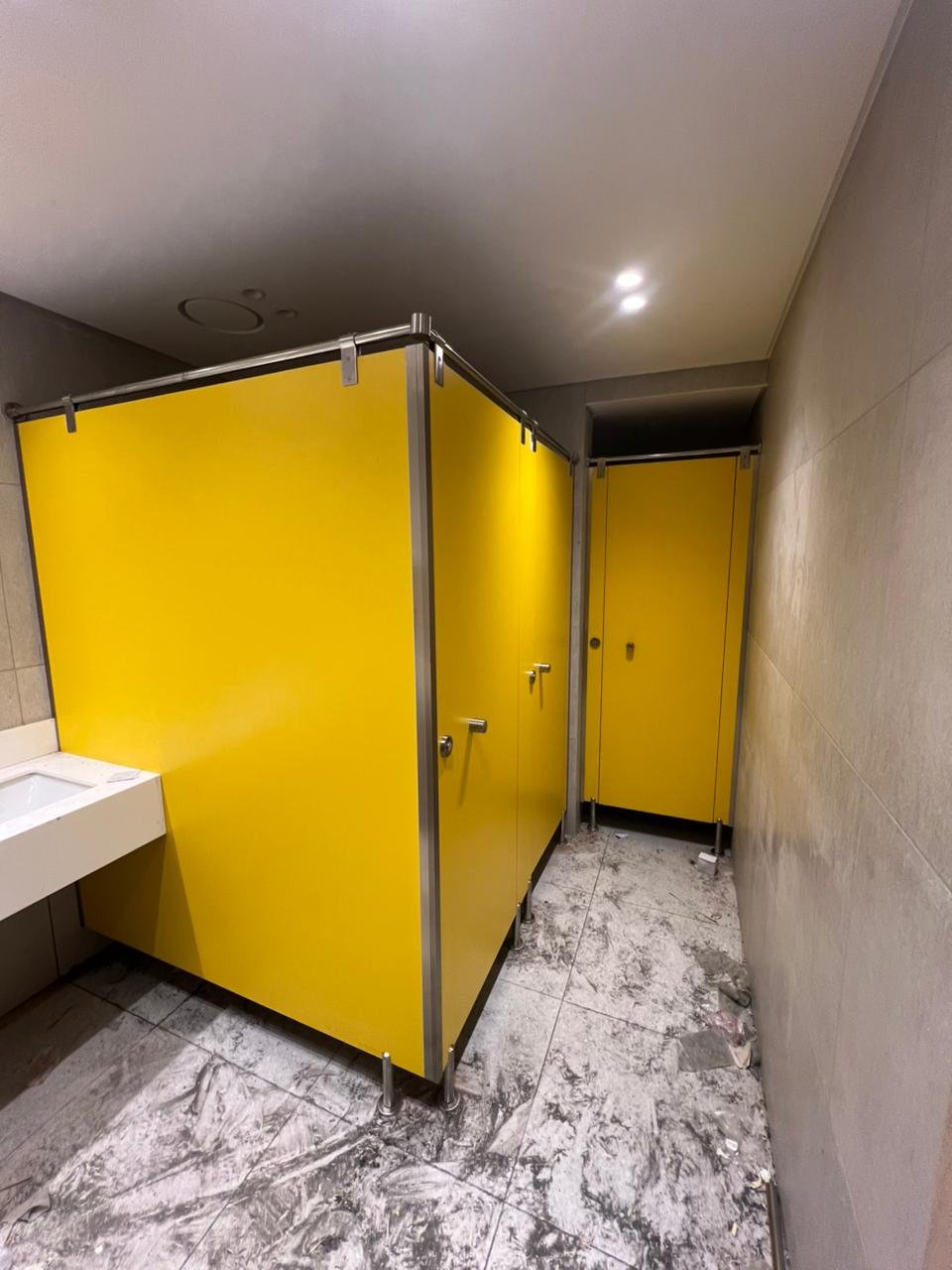 Finished compact HPL cubicles handed over in 6th of October City