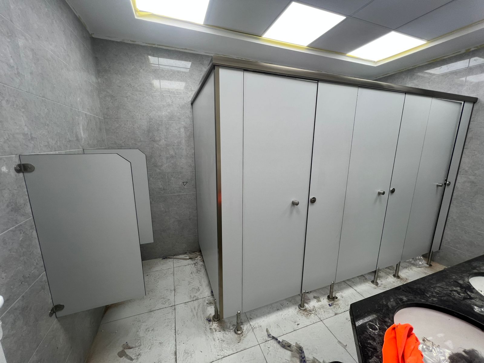 Stainless steel 304 partition hardware fitted in the First Settlement