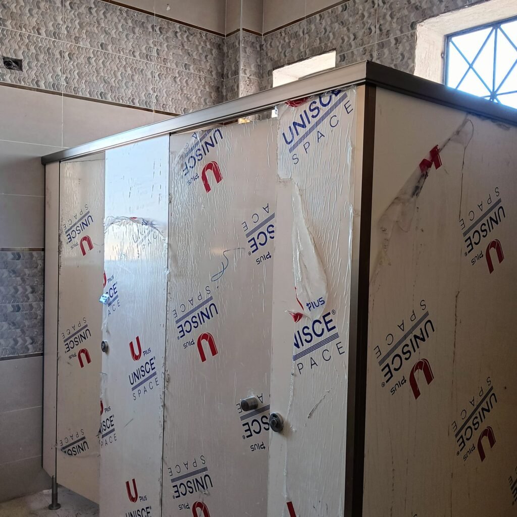 UNISCE panels delivered by the best bathroom partitions company in Egypt
